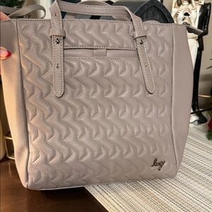 Lug Charger Pearl Gray Vegan Leather